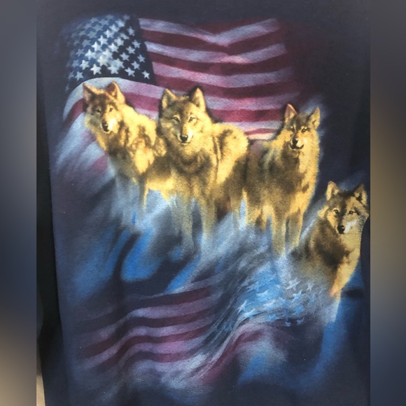 Vintage Patriotic Wolves Sweatshirt Crewneck American Flag Size Large - Picture 2 of 4